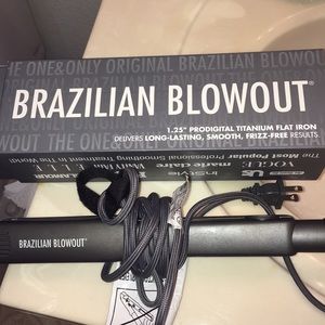 Brazilian blowout 1.25” flat iron